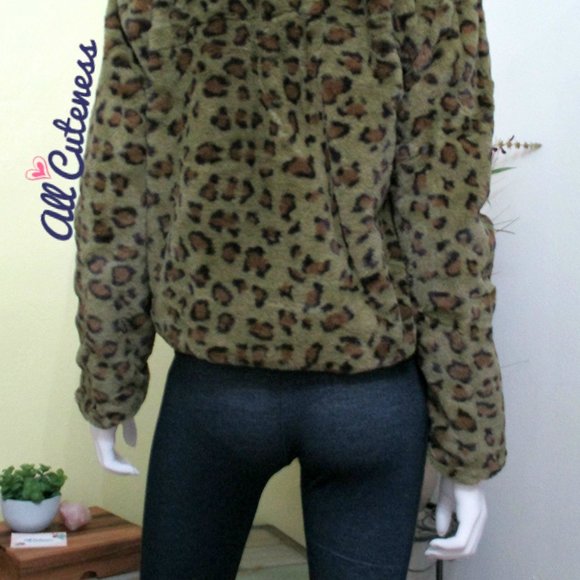 Leopard Print Faux Fur Jacket - Picture 4 of 8